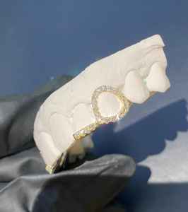 Exclusif argent sterling plaqué coeur forme Moissanite diamant Grillz faire une déclaration avec glacé Bling pour toute performance - Product Image 1