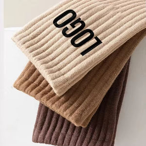 Chaussettes Jacquard d'Hiver Personnalisées avec Logo, Nouvelles Chaussettes Athlétiques en Coton Tricoté Respirant pour Hommes, Légères et de Haute Qualité, Motif Lettres Mignonnes, Idéales pour le Cyclisme - Product Image 2