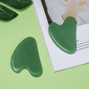 Strumento Gua Sha in Giada Naturale con Logo Personalizzato, Massaggiatore <span class=keywords><strong>Viso</strong></span> in <span class=keywords><strong>Pietra</strong></span> per Modellare il Contorno della Mascella, Ridurre il Gonfiore e Cura della Pelle - Product Image 6