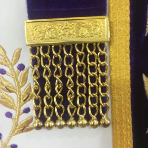 DELANTAL MAESTRO PASADO LODGE BORDADO TOTALMENTE A MANO - Product Image 3