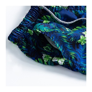 Vêtements de plage respirants de couleur unie pour hommes d'été à bas prix fabriqués en usine vente en gros de shorts de bain de haute qualité pour hommes - Product Image 4