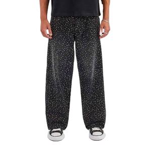 นิยามความหรูหราใหม่ด้วยกางเกงยีนส์สั่งตัดพิเศษของเรา พร้อมดีไซน์ลายดอกไม้ประดับคริสตัลสุดหรูบนกางเกงยีนส์คริสตัลของเรา - Product Image 1