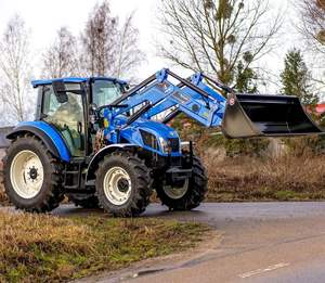 Tractor New-Hollands TM150 con cabina de 150HP y AC Envío gratis a la venta de fin de semana de América del Sur - Product Image 5