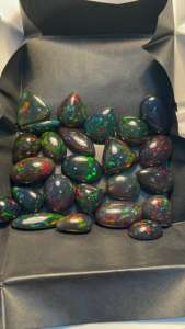 Cabujones de Ópalo Etíope Negro Raro de Alta Calidad, Cabujones de Ópalo Etíope Negro con Multiflash de Fuego - Product Image 4