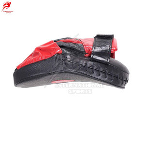 Mitaines de frappe en cuir synthétique avec logo personnalisé pour les sports juniors et adultes, durables et résistantes aux chocs. - Product Image 6