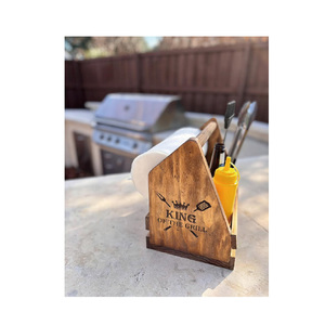 Support de barbecue en bois gravé sur mesure avec ouvre-bouteille et porte-serviettes en papier - Product Image 3