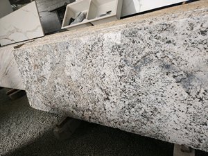 Alaska beige Granito blanco Pulido Granito flameado Piedra cocina Encimera precios calidad premium - Product Image 3