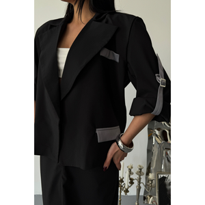 Conjunto de Chaqueta Corta y Falda Negra para Mujer - Product Image 2