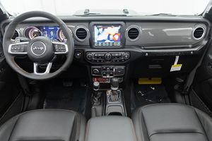 Jeep Wrangler Rubicon 392 AEV JL370 4x4 2023, Gasolina, Bajo Kilometraje - Product Image 4