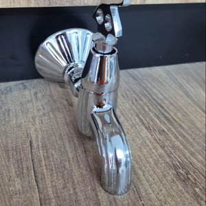 Grifo de latón con motivos otomanos: una combinación de elegancia y durabilidad - Product Image 1