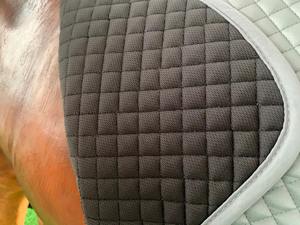 Fabricant au Pakistan Vente en gros de tapis de selle de cheval Western personnalisé pour chevaux - Product Image 4