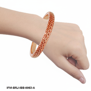 Bracelet jonc en laiton plaqué or rose pour femmes, tressage texturé, jonc empilable, cadeau unique pour elle - Product Image 4