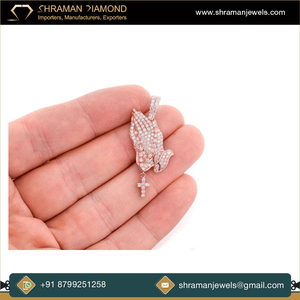 Design unique bijoux fins 1.5 TCW et 10 grammes chapelet personnalisé mains en prière Moissanite pendentif diamant pour cadeau de fiançailles - Product Image 4