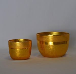 Vases à fleurs décoratifs modernes et élégants en aluminium plaqué or, finition brillante, vente chaude, pour la maison et les mariages - Product Image 5