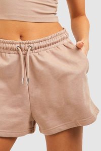 Short taille haute pour femme en tissu léger et respirant idéal pour le confort et le style de tous les jours - Product Image 3