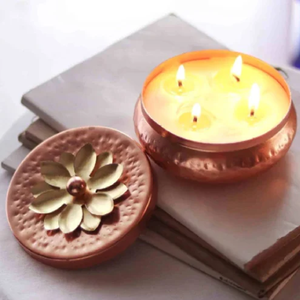 Bocaux décoratifs en métal, cuivre et laiton martelé avec couvercle fleuri grossiste direct pour bougeoirs en verre - Product Image 5