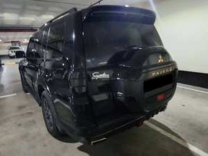 PAJERO 3.8L V6 2024 Usado, Volante a la Derecha, Diésel, Asientos de Cuero, Neumáticos R17, Automático, Euro IV, Techo Panorámico - Product Image 5