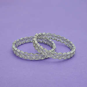 Acheter des bracelets ouvrants Cz de qualité d'exportation faits à la main avec placage de rhodium - Product Image 1