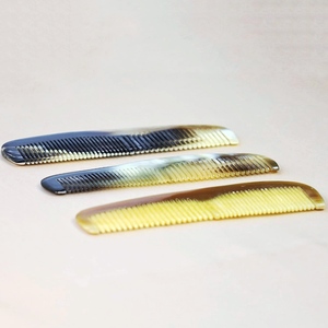 หวีเขาควายธรรมชาติทำด้วยมือแบบพรีเมี่ยมสำหรับผู้หญิงแฟชั่นวินเทจหรูหราเครื่องมือป้องกันไฟฟ้าสถิตย์ตัวเลือกส่วนบุคคล - Product Image 5