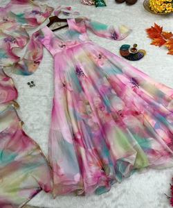 Traje Salwar Kameez de Diseño con Bordado Georgette y Lentejuelas, Ropa Étnica para Fiesta, Precio al por Mayor - Product Image 5