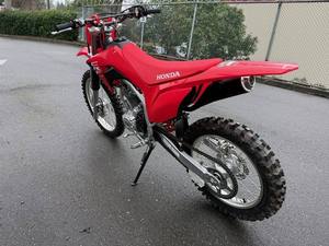 NUEVA Motocicleta Todoterreno <span class=keywords><strong>Honda</strong></span> CRF 250F 250cc Enduro 2026 para Adultos con Encendido Eléctrico EFI y Características Premium para <span class=keywords><strong>Off</strong></span>-<span class=keywords><strong>Road</strong></span> - Product Image 2