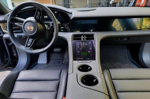 Porsche Taycan 2023 Usado Certificado, Sedán Eléctrico con Transmisión Automática - Product Image 3