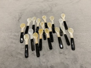 Restaurant de luxe Dîner d'hôtel Combinaison de nacre de corne de buffle et de nacre Cuillère à caviar Cuillère à caviar 12cm - Product Image 6