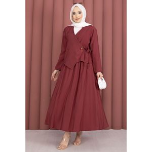 Ensemble deux pièces luxueux en crêpe bordeaux pour femme : haut court à nouer sur le côté et jupe kimono courte – Tailles 2XL, 3XL, 4XL – Idéal été-automne - Product Image 3
