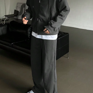 DAZY Sweat-shirt à capuche zippé de couleur unie pour homme avec poches et pantalon Ensemble 2 pièces - Product Image 1