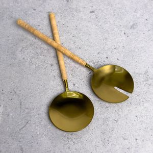 Serveur à salade design en acier inoxydable avec poignées fines et design de fourchette élégant adapté à la salade de fruits ou aux légumes verts - Product Image 2