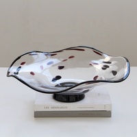 Bixuan Plateau en verre sodalime soufflé bouche, grand, transparent, bordeaux, motif prune, avec pied et bord ondulé, pour fruits, centre de table, décoration intérieure