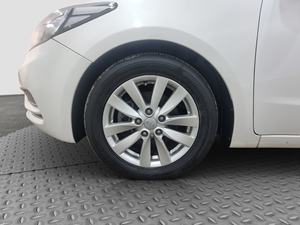 2014 K.I.A K3 Diesel NOBLESSE * TECHO SOLAR + S.KEY + NAVI * limpia y agradable conducción sin accidentes, sedán de tamaño medio de buena calidad - Product Image 6