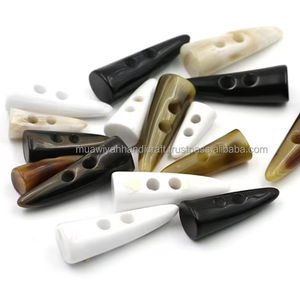 La mejor calidad, venta al por mayor, Real cuerno de búfalo, botón de palanca, 2 agujeros, Color blanco, puntas de cuerno Natural para abrigo de tela + uso de ropa - Product Image 2