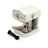 Ker Press Xpress offoffee Ker Aker 1050 W y 15 bares. Capacidad de 1,20 L con bandeja de caída extraíble y 2 tamaños de filtros