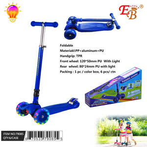 Scooter pieghevole a 3 ruote blu per bambini giocattolo per bambini con luce 6 pz/cartone in acciaio e materiale in PU per uso esterno - Product Image 1