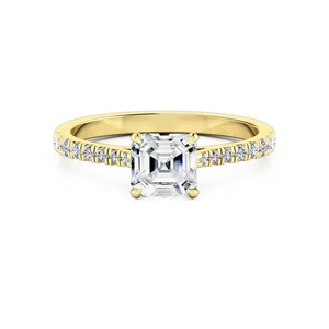 Anillo de compromiso de oro macizo de 14 quilates con diamante cultivado en laboratorio con corte Asscher certificado, calidad E-VS2, 0.85 quilates en total, sobre una banda de diamantes. - Product Image 1