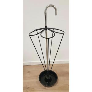 Porte-parapluie élégant en métal avec un design perforé ajoutant un aspect sophistiqué au décor d'entrée contemporain - Product Image 1