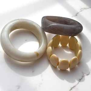 Brazaletes de resina transparente brillante con toque dorado, flores secas y purpurina para mujer, joyería de moda de lujo - Product Image 6