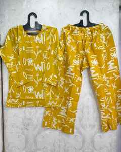 ชุดเสื้อและกางเกงลายดอกไม้ลำลองของผู้หญิงชุดเสื้อและกางเกงร่วมเซตเสื้อถักปักและกางเกงที่เข้ากัน - Product Image 1