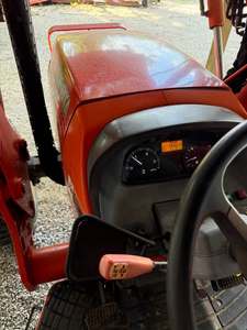 Tracteur à roues d'occasion M7040 avec chargeur LA1153, moteur 68 CV, boîte de vitesses pour usage agricole - Product Image 2