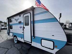 Vendedor Verificado de Autocaravana Usada R-i-v-e-r-s-i-d-e Retro 190BH 2023 en Venta - Product Image 6