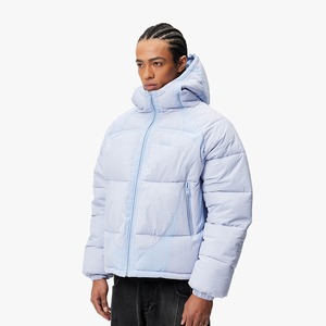 Venta al por mayor abrigo de invierno para los hombres al aire libre Color sólido chaqueta acolchada con capucha logotipo personalizado estilo casual cierre de cremallera patrón teñido - Product Image 2