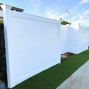 Recinzione in PVC Bianco per Giardino, Muro in PVC da 8 Piedi - Product Image 1