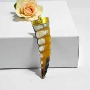 จี้กระดูกควายทำด้วยมือเครื่องประดับที่ไม่ซ้ำใครทนทานวัสดุธรรมชาติจี้เหมาะสำหรับอุปกรณ์ทันสมัยและเป็นมิตรกับสิ่งแวดล้อม - Product Image 5