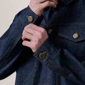 เสื้อแจ็คเก็ตยีนส์สีน้ำเงินอินดิโก้แบบ Trucker ของ Conard พร้อมตกแต่งกระดุม - Product Image 6