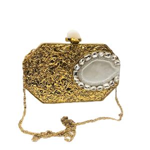 Bolsos de lujo con tachuelas de piedra MOP personalizados para mujer embrague de caja de latón de moda para fiestas nocturnas - Product Image 2