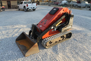 Chargeuse compacte sur chenilles Ditch Witch SK650 de 2008, 31,5 CV, moteur diesel Kubota, capacité de 650 lb, à vendre - Product Image 5