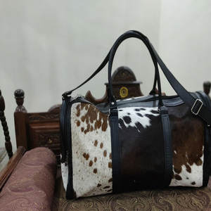 Vêtements d'hiver pour hommes les plus vendus sacs de sport en cuir de vachette nouveauté hommes sacs de sport en cuir de vachette à la mode avec poches - Product Image 3