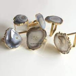 Anneau de serviette de luxe de haute qualité en métal rond de forme élégante plaqué or, très vendu, avec sous-verres, design attrayant - Product Image 5