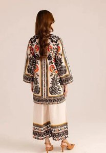 ชุดเซ็ตผ้าไหมเรยอนเนื้อนุ่มพิมพ์ลายดอกไม้ พรีเมียม เหมาะสำหรับชุดทำงานที่ดูมีสไตล์และชุดลำลองที่สวมใส่สบาย - Product Image 3